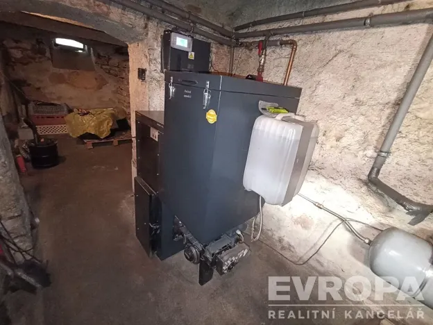 Prodej rodinného domu, Bezvěrov - Chudeč, 180 m2