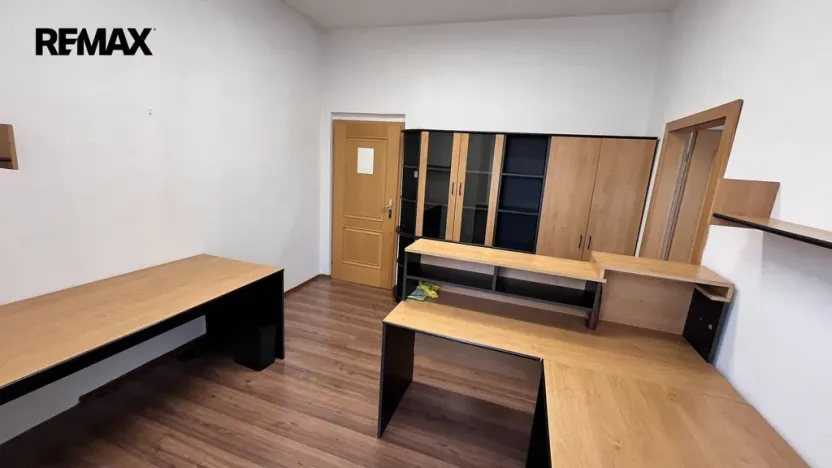 Pronájem kanceláře, Pelhřimov, Krasíkovická, 70 m2