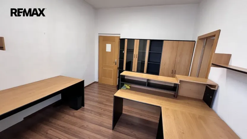 Pronájem kanceláře, Pelhřimov, Krasíkovická, 70 m2