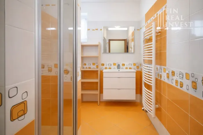 Prodej rodinného domu, Hovorany, 328 m2