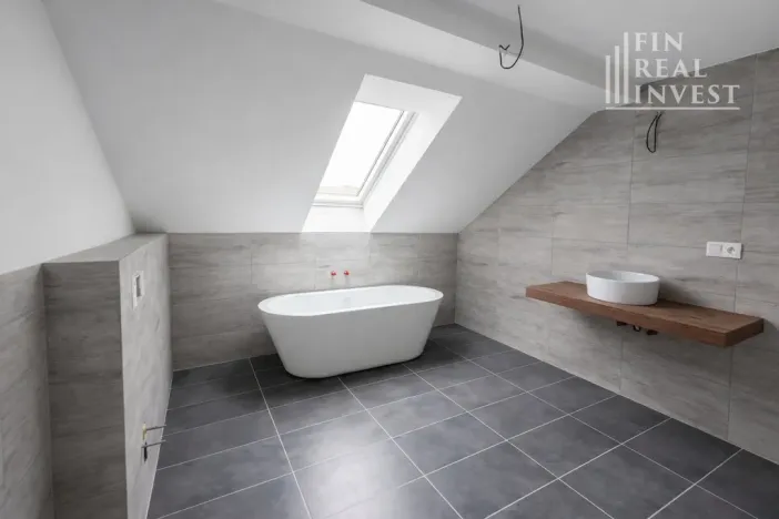 Prodej rodinného domu, Hovorany, 328 m2