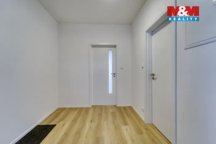 Pronájem bytu 1+kk, Plzeň - Skvrňany, Františka Kováříka, 46 m2