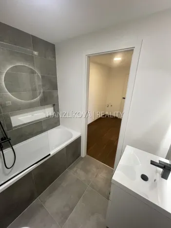 Pronájem bytu 3+kk, České Budějovice, Hálkova, 50 m2