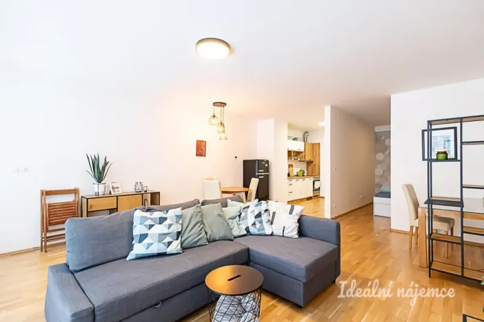 Pronájem bytu 2+kk, Praha - Košíře, Jinonická, 60 m2