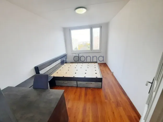 Pronájem bytu 2+kk, Praha, Brandlova, 47 m2