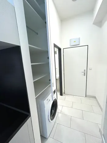 Pronájem bytu 1+kk, Praha - Vysočany, Poděbradská, 29 m2