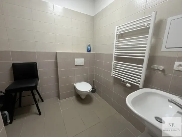 Pronájem bytu 4+kk, Karlovy Vary, Svahová, 111 m2