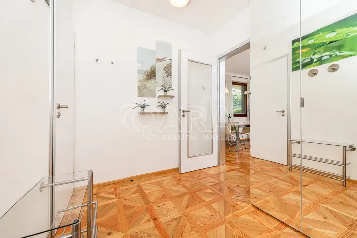 Prodej bytu 1+kk, Praha - Dejvice, Matějská, 33 m2