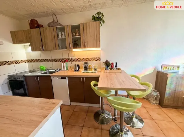 Prodej bytu 3+1, Jince, Zborovská, 70 m2