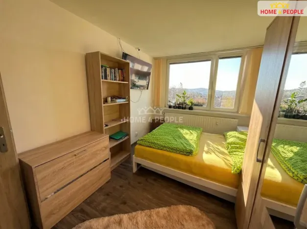 Prodej bytu 3+1, Jince, Zborovská, 70 m2