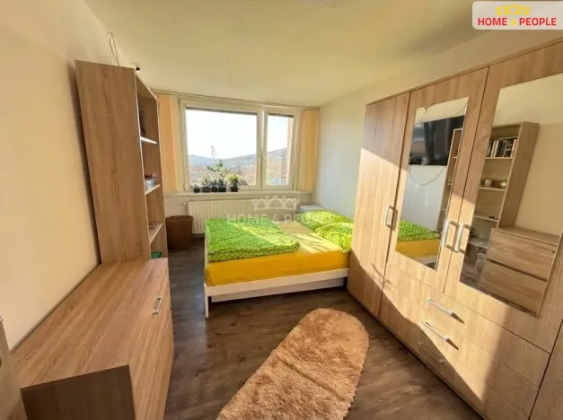 Prodej bytu 3+1, Jince, Zborovská, 70 m2