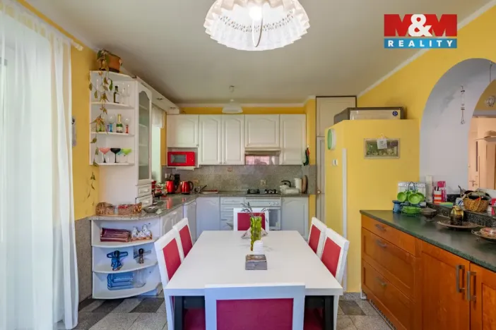 Prodej rodinného domu, Hajany, 285 m2