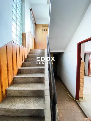 Prodej rodinného domu, Ořech, Karlštejnská, 174 m2