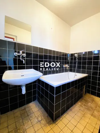 Prodej rodinného domu, Ořech, Karlštejnská, 174 m2