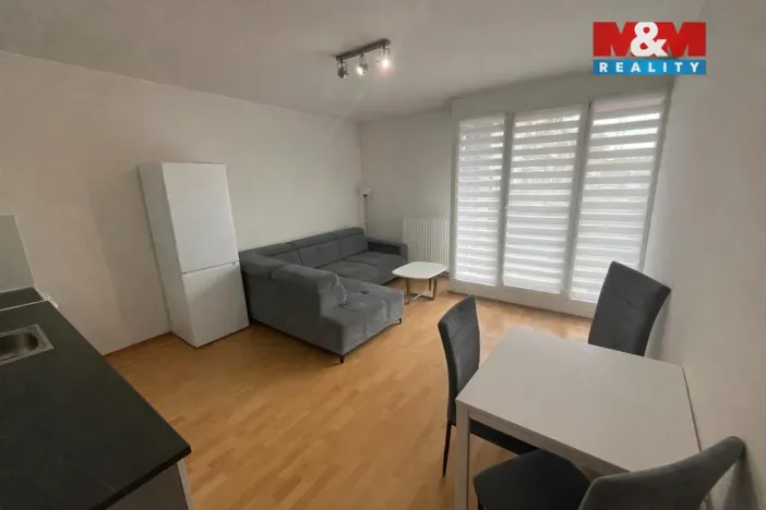 Pronájem bytu 2+kk, Kladno, Generála Selnera, 49 m2