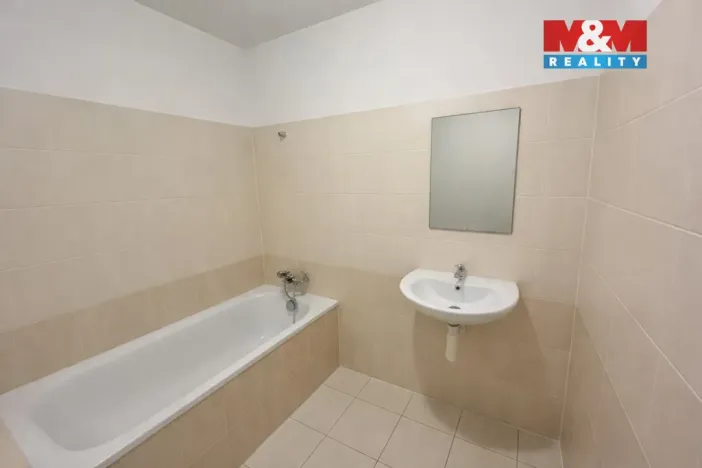 Pronájem bytu 2+kk, Kladno, Generála Selnera, 49 m2