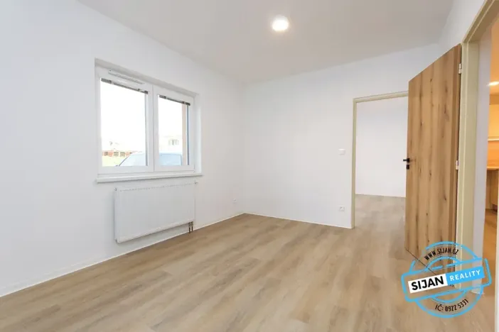 Pronájem bytu 2+1, Opava, Krnovská, 39 m2