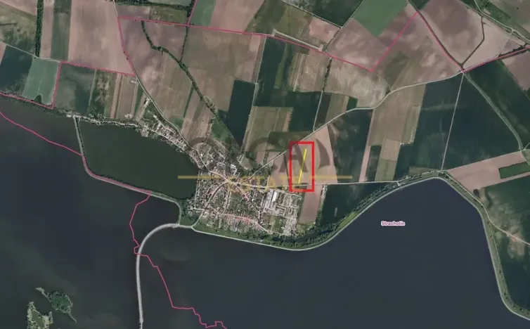 Prodej pole, Strachotín, 1904 m2