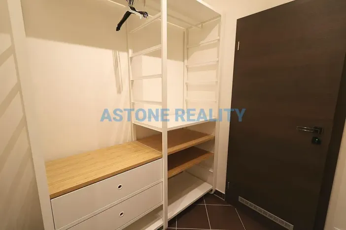 Pronájem bytu 2+kk, Praha - Žižkov, Olšanská, 59 m2