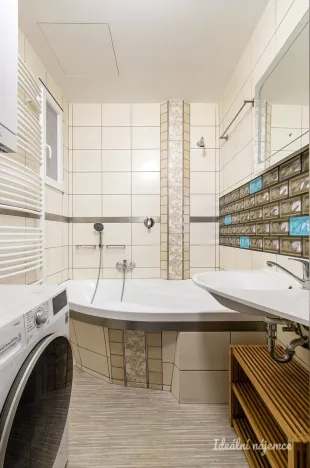 Pronájem bytu 2+kk, Praha - Karlín, Křižíkova, 49 m2