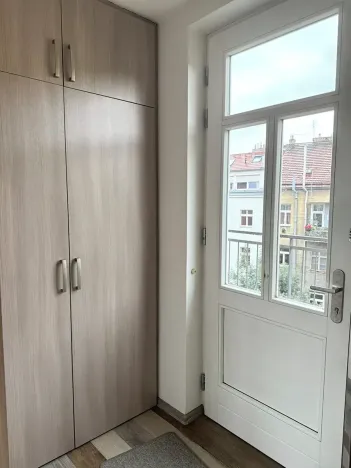 Pronájem bytu 1+kk, Praha - Vršovice, Sevastopolská, 29 m2