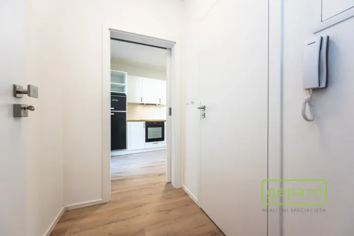 Pronájem bytu 1+1, Praha - Smíchov, Pod Barvířkou, 32 m2