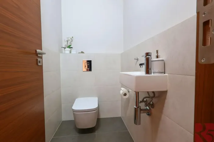 Prodej bytu 4+kk, Praha - Uhříněves, V bytovkách, 116 m2