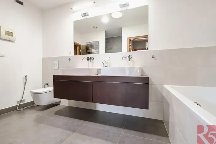 Prodej bytu 4+kk, Praha - Uhříněves, V bytovkách, 116 m2