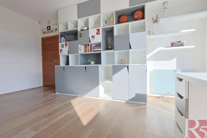 Prodej bytu 4+kk, Praha - Uhříněves, V bytovkách, 116 m2