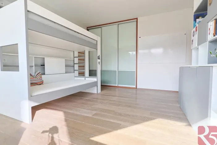 Prodej bytu 4+kk, Praha - Uhříněves, V bytovkách, 116 m2