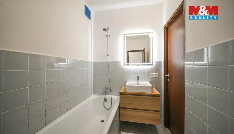 Prodej bytu 2+1, Pardubice - Zelené Předměstí, Palackého třída, 60 m2