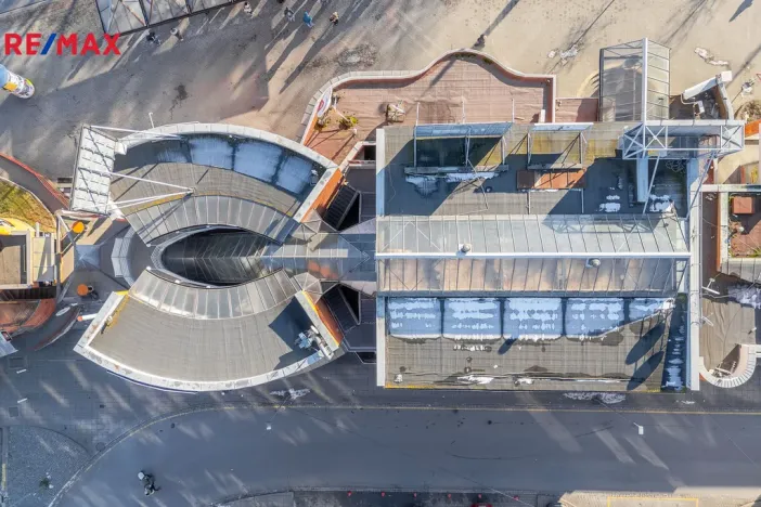 Pronájem obchodního prostoru, Zlín, třída Tomáše Bati, 180 m2