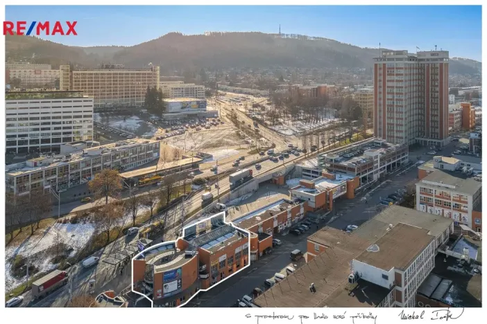 Pronájem obchodního prostoru, Zlín, třída Tomáše Bati, 180 m2