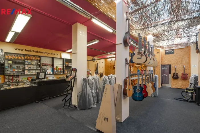 Pronájem obchodního prostoru, Zlín, třída Tomáše Bati, 198 m2