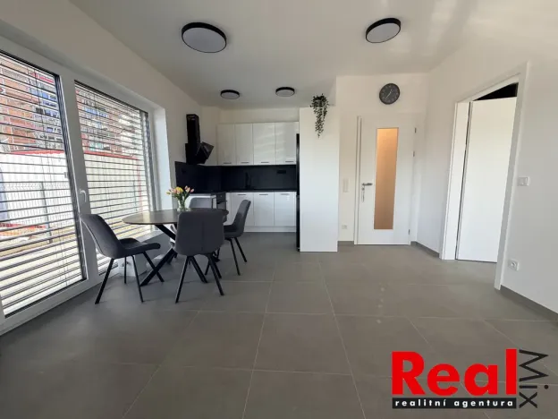 Pronájem bytu 3+kk, Pohořelice, U Kasáren, 69 m2