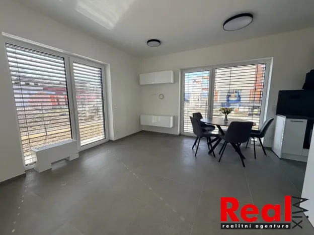 Pronájem bytu 3+kk, Pohořelice, U Kasáren, 69 m2