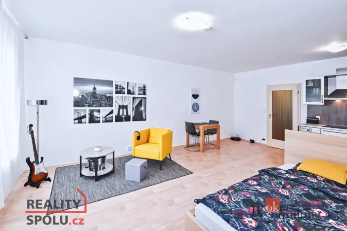Pronájem bytu 1+kk, Praha, Trmická, 40 m2