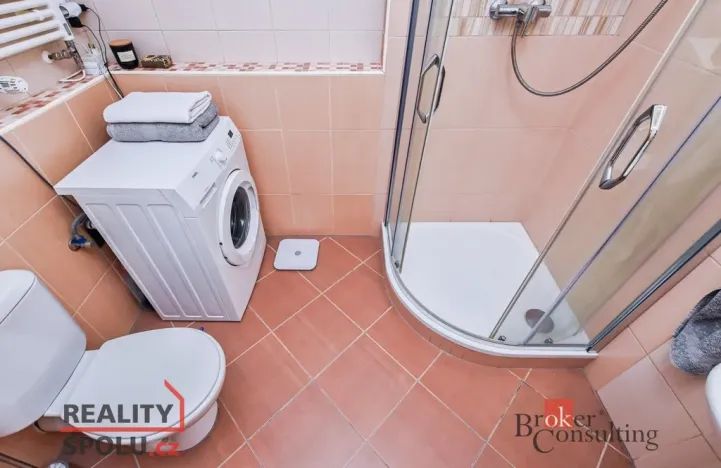 Pronájem bytu 1+kk, Praha, Trmická, 40 m2