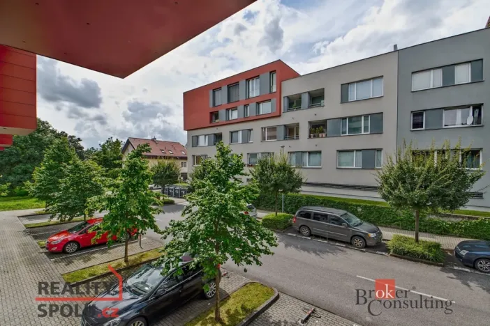 Pronájem bytu 1+kk, Praha, Trmická, 40 m2