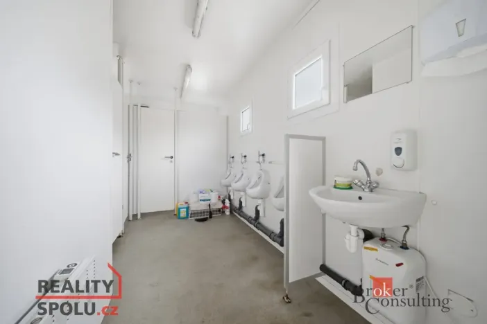 Pronájem skladu, Stěžery, 82 m2