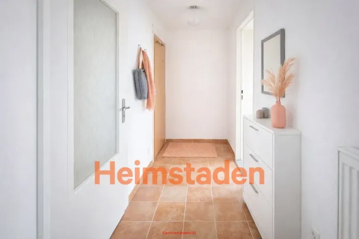 Pronájem bytu 1+kk, Karviná - Nové Město, Brožíkova, 28 m2