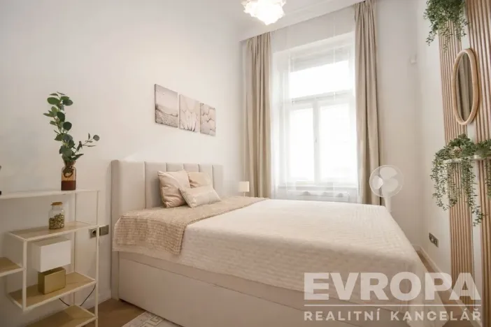 Pronájem bytu 2+kk, Praha - Vinohrady, U Zvonařky, 40 m2