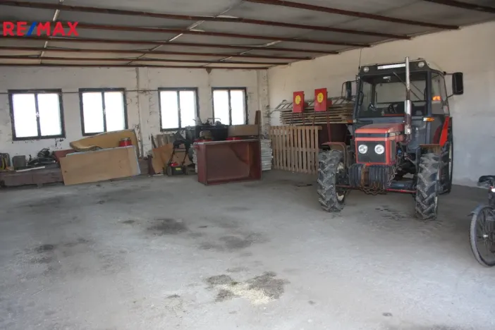 Pronájem komerční nemovitosti, Oslov, 430 m2