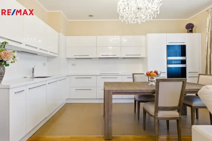 Prodej bytu 3+kk, Karlovy Vary, Jateční, 100 m2