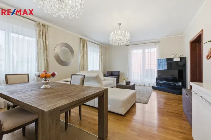 Prodej bytu 3+kk, Karlovy Vary, Jateční, 100 m2