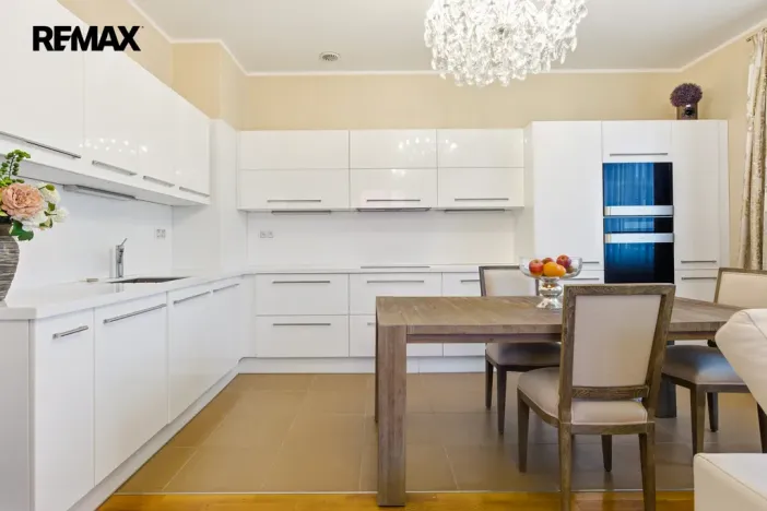 Prodej bytu 3+kk, Karlovy Vary, Jateční, 100 m2