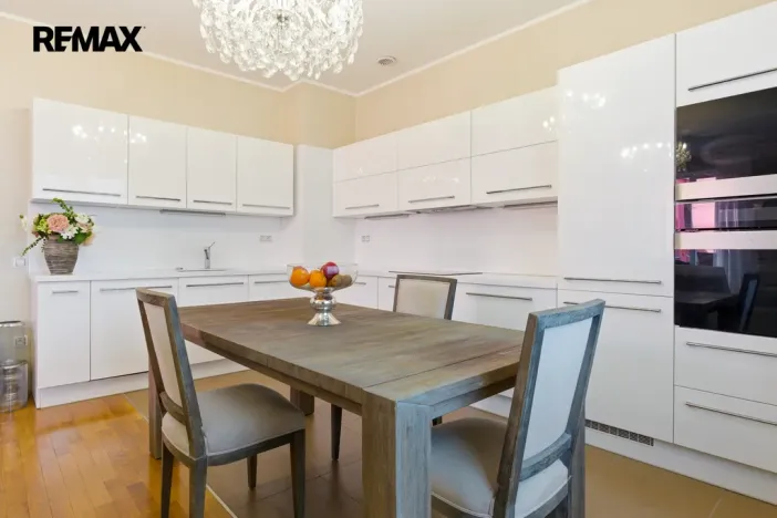 Prodej bytu 3+kk, Karlovy Vary, Jateční, 100 m2