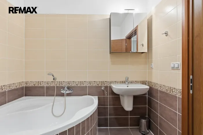 Prodej bytu 3+kk, Karlovy Vary, Jateční, 100 m2