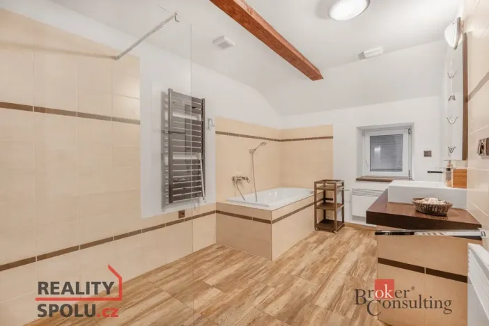 Prodej rodinného domu, Roprachtice, 460 m2