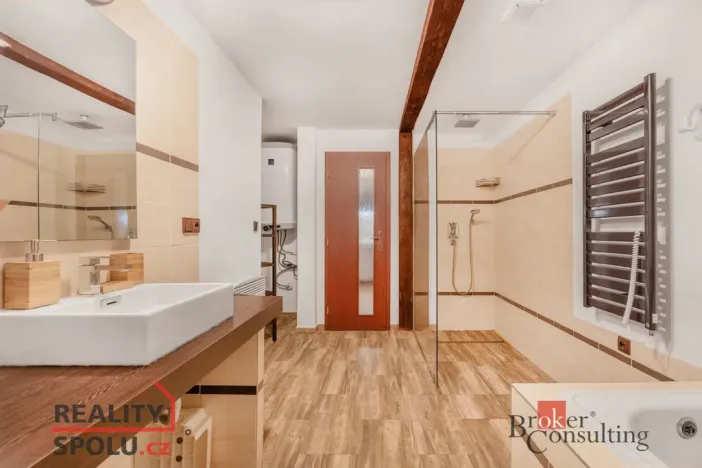 Prodej rodinného domu, Roprachtice, 460 m2